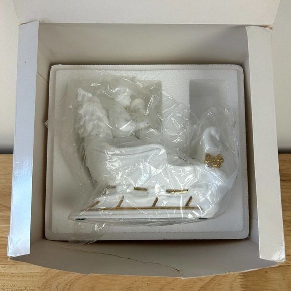 Lenox "Bringing Home The Tree" Vintage 1993 Musical Sculpture Plays O Tannenbaum - Picture 2 of 11